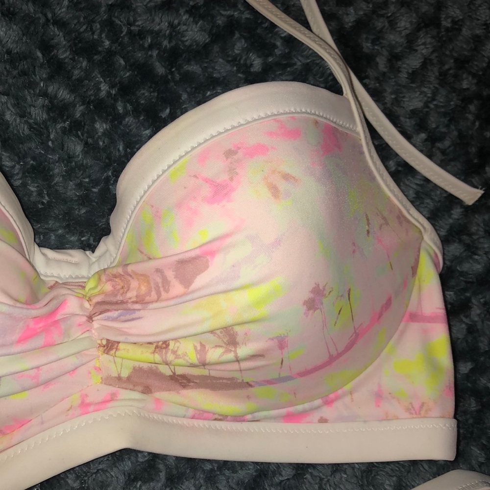 VS bikini - Picture 2 of 6